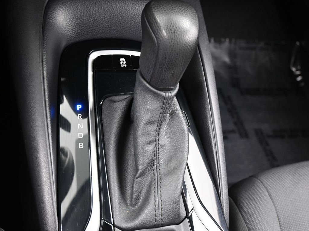 Used 2022 Toyota Corolla LE image 23
