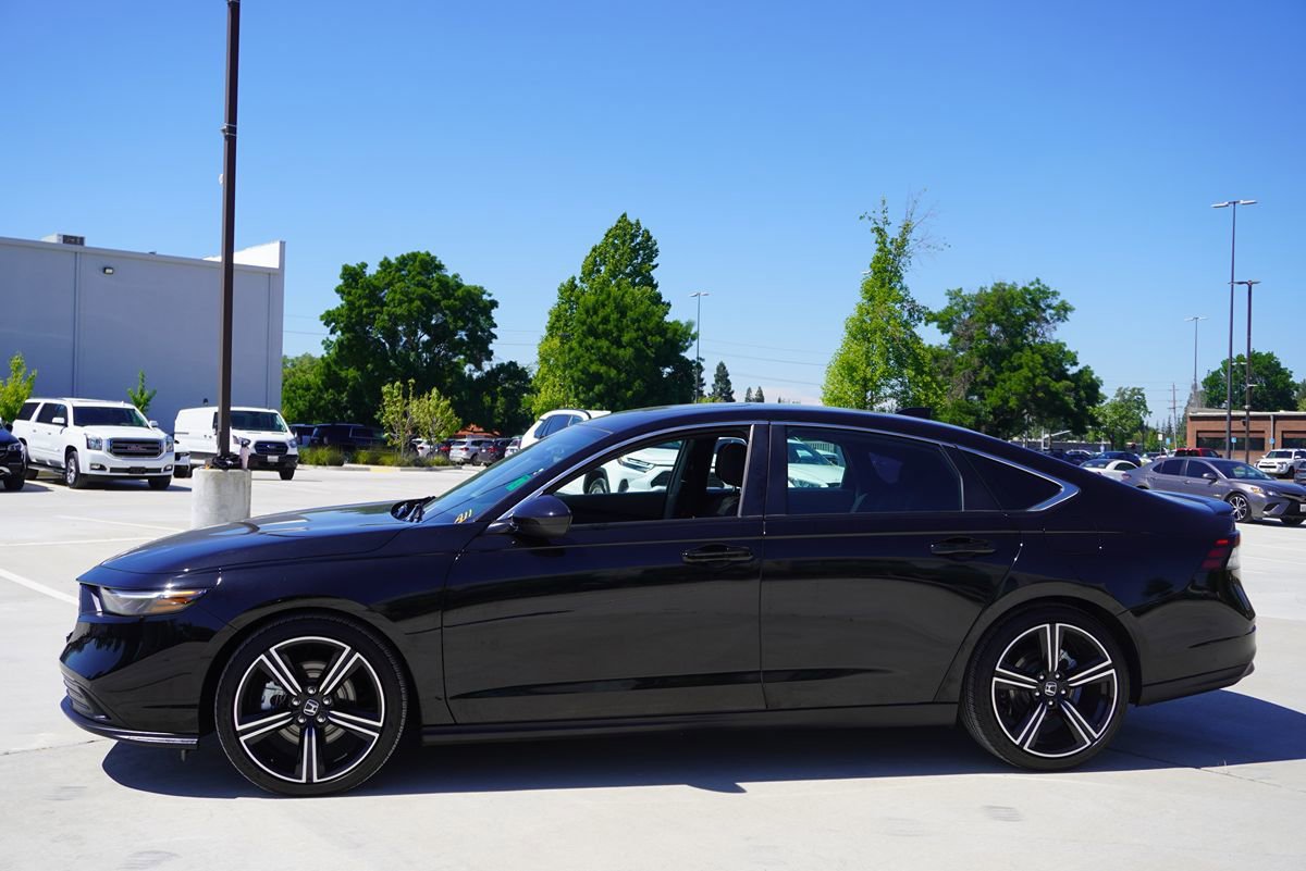 Used 2024 Honda Accord Sport image 3