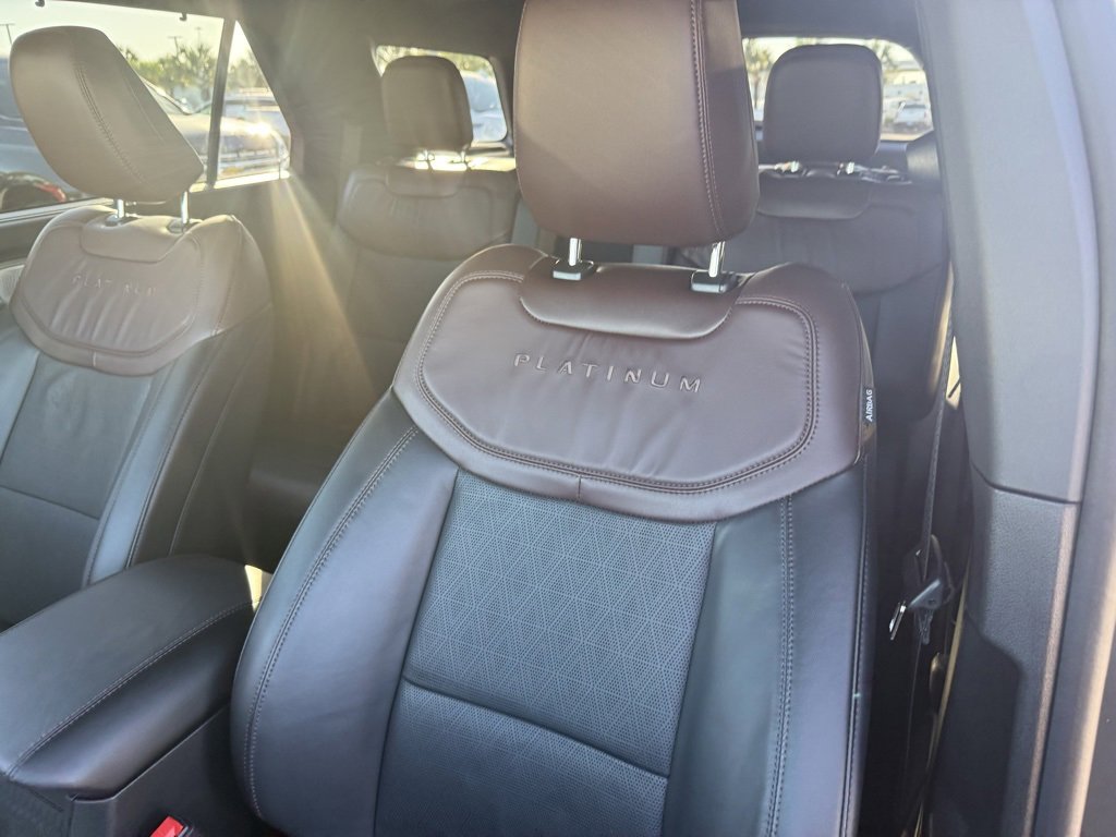 Used 2023 Ford Explorer Platinum w/ Technology Package image 22