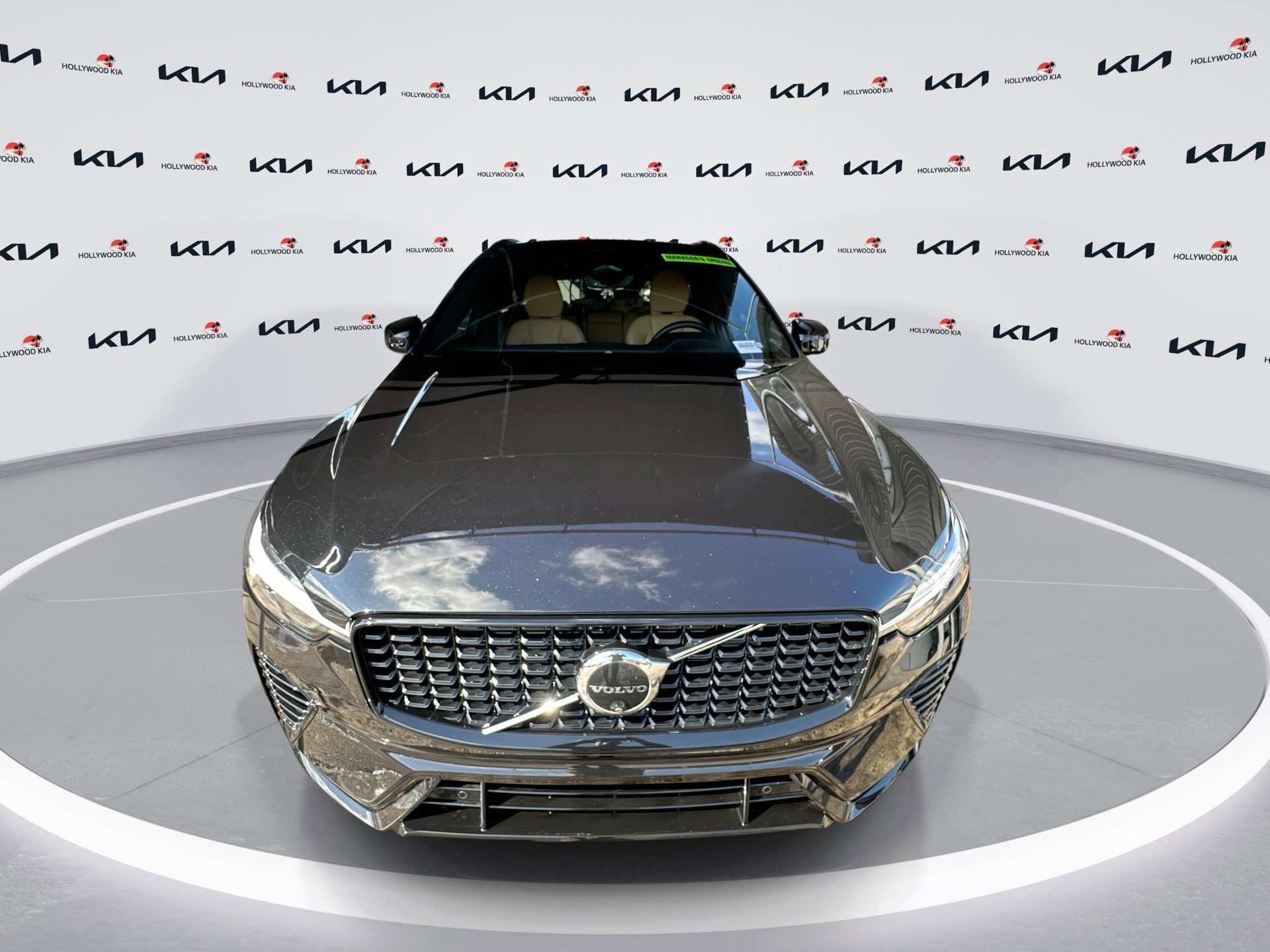 Used 2024 Volvo XC60 T8 Ultimate w/ Protection Package Premier image 3