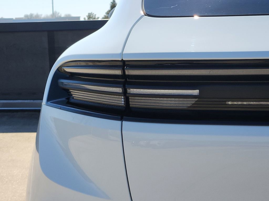 New 2026 Porsche Macan 4S Electric image 10