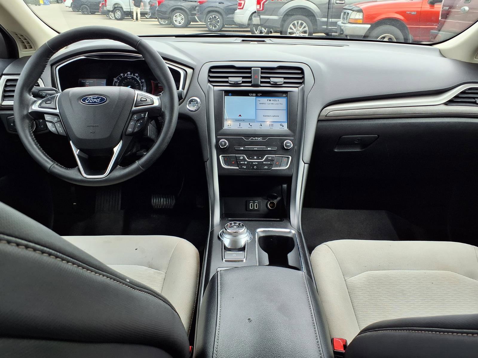 Used 2019 Ford Fusion SE image 10