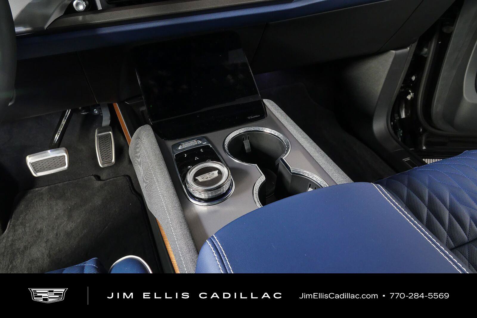 New 2026 Cadillac Vistiq Premium Luxury AWD/4WD image 16