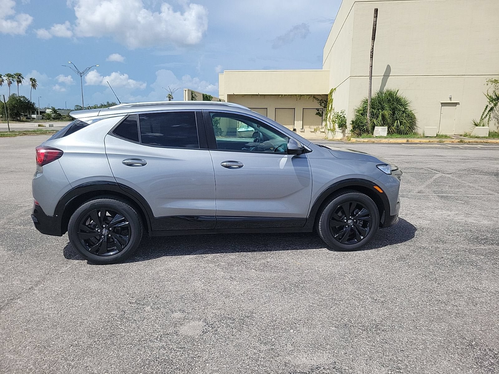 Used 2024 Buick Encore GX Sport Touring w/ Comfort Package FWD image 4