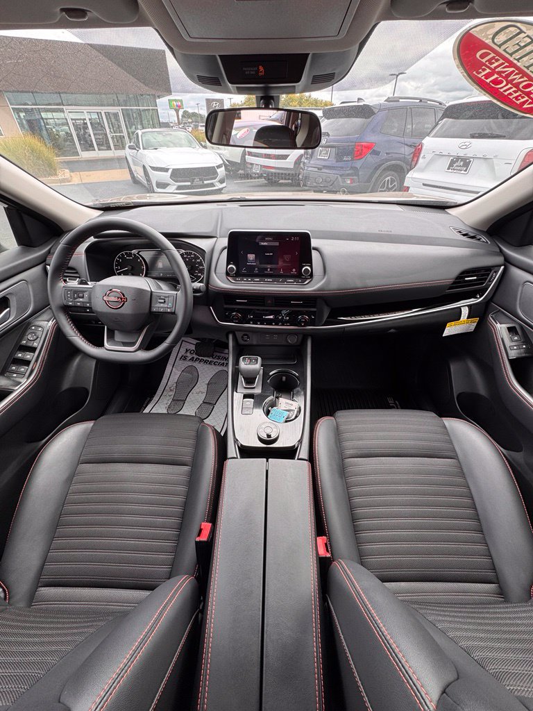 Used 2026 Nissan Rogue SV AWD/4WD image 18