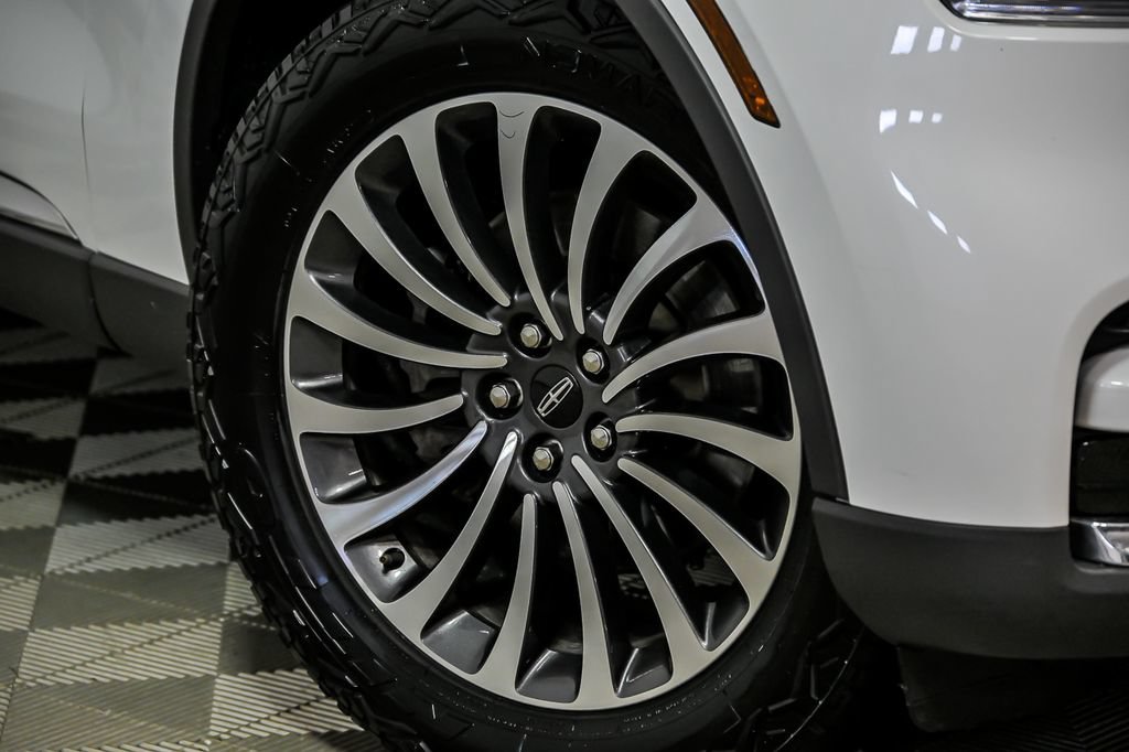 Used 2022 Lincoln Aviator Reserve w/ Elements Package Plus AWD/4WD video 3