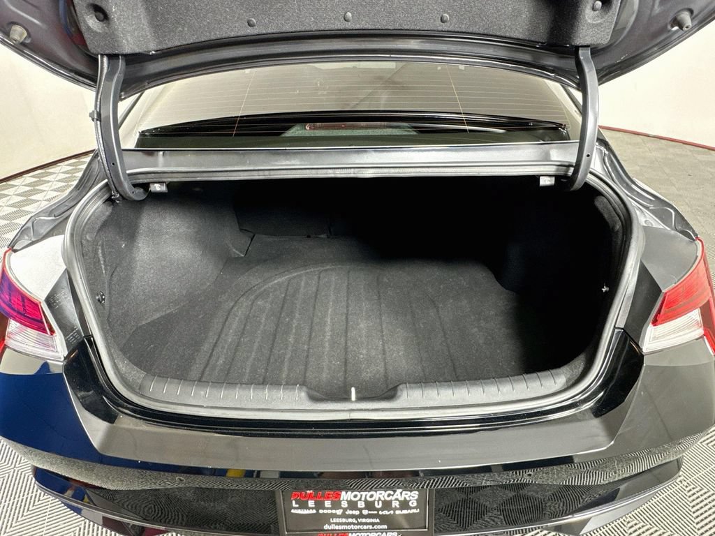 Used 2023 Hyundai Elantra Limited FWD image 25