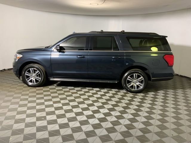 Used 2023 Ford Expedition Max XLT image 11