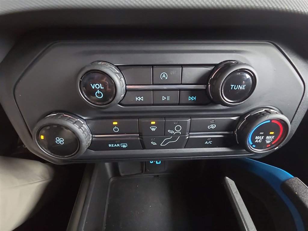 Used 2021 Ford Bronco Black Diamond image 17