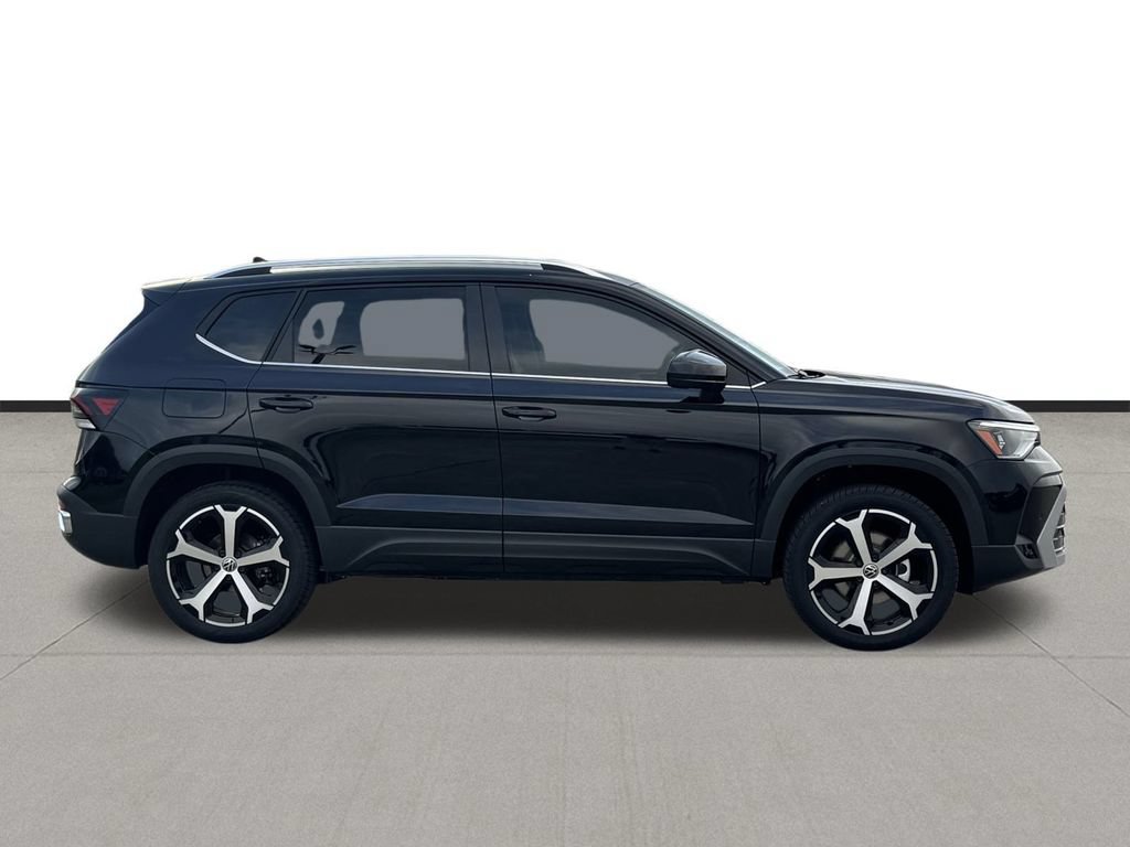 Used 2025 Volkswagen Taos SEL AWD/4WD image 4