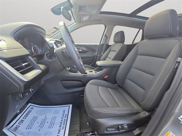 Used 2024 GMC Terrain SLE w/ Driver Convenience Package image 10