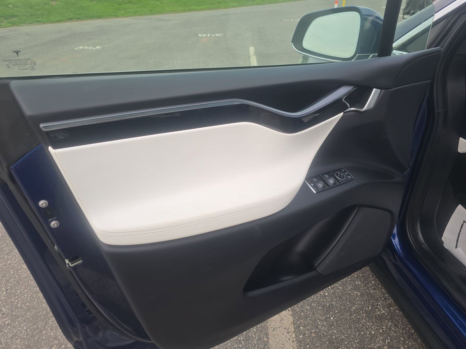 Used 2019 Tesla Model X Long Range image 10