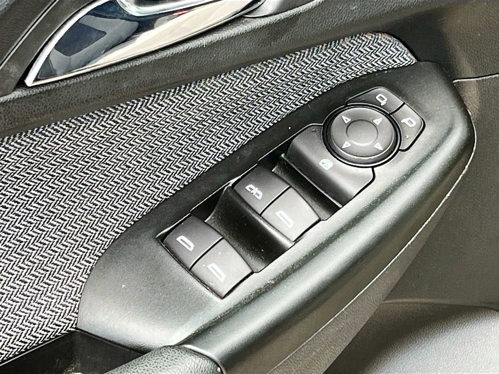 Used 2021 Chevrolet TrailBlazer LT w/ Convenience Package FWD image 17