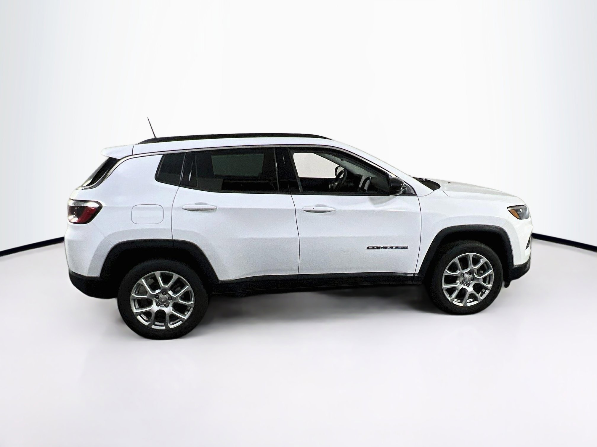 Used 2022 Jeep Compass Latitude AWD/4WD image 4
