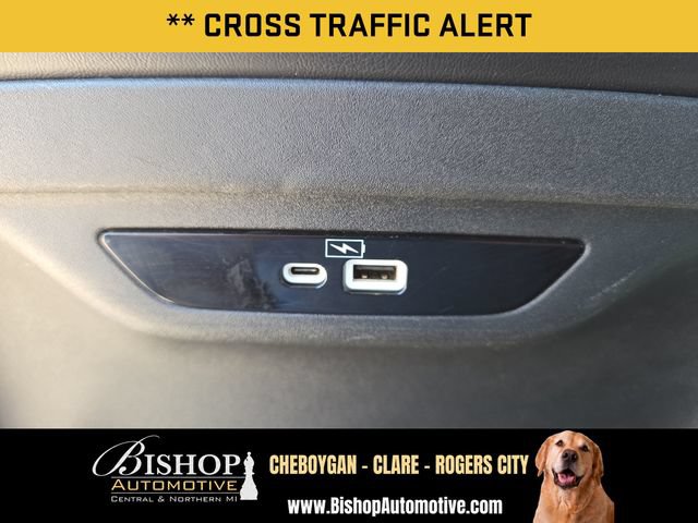 Used 2023 Chrysler Pacifica Touring-L FWD image 19