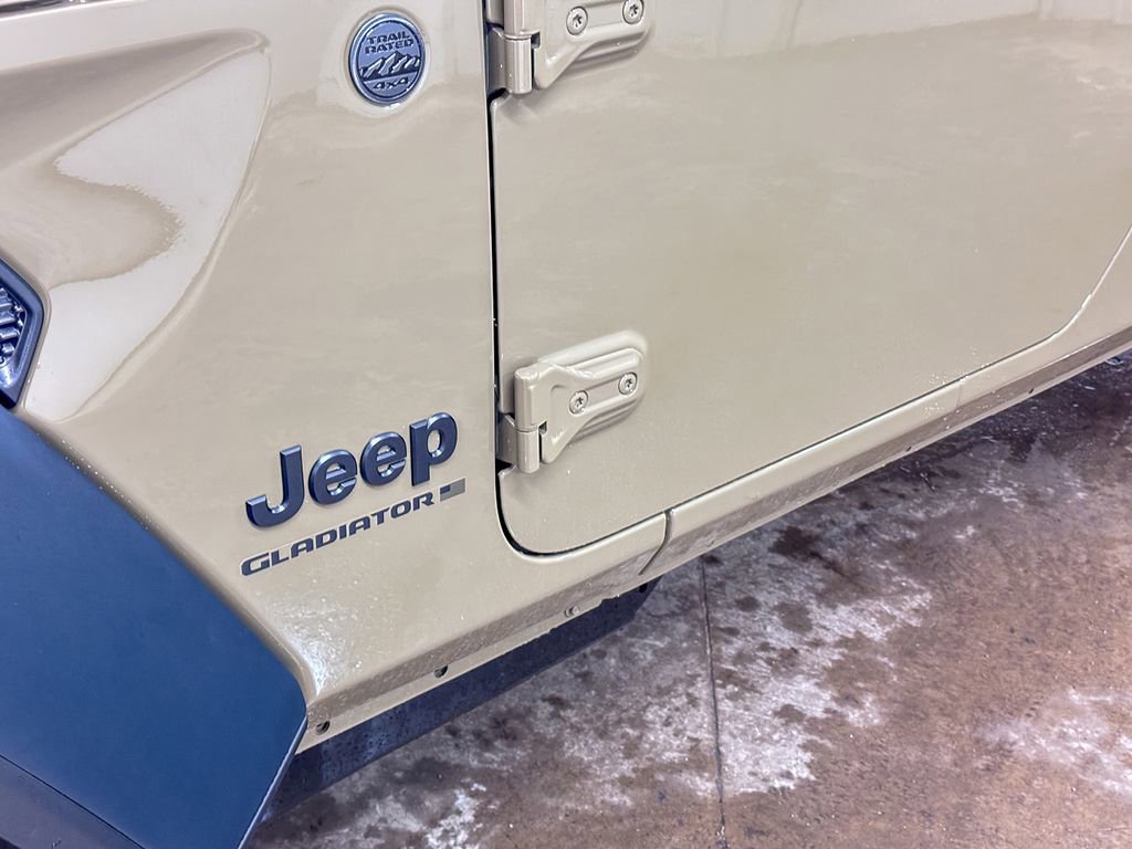 New 2026 Jeep Gladiator Sport image 15