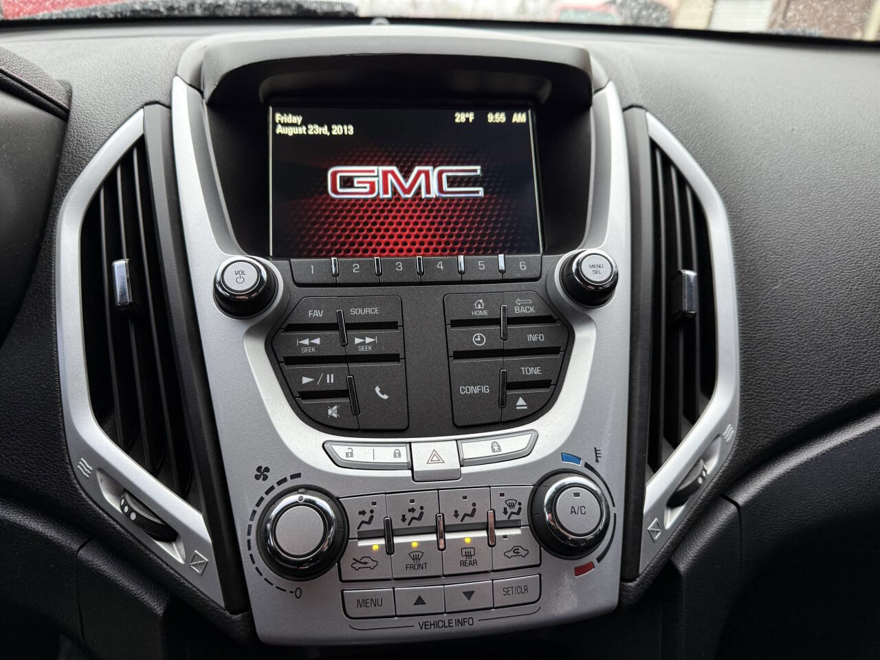 Used 2015 GMC Terrain SLE image 24