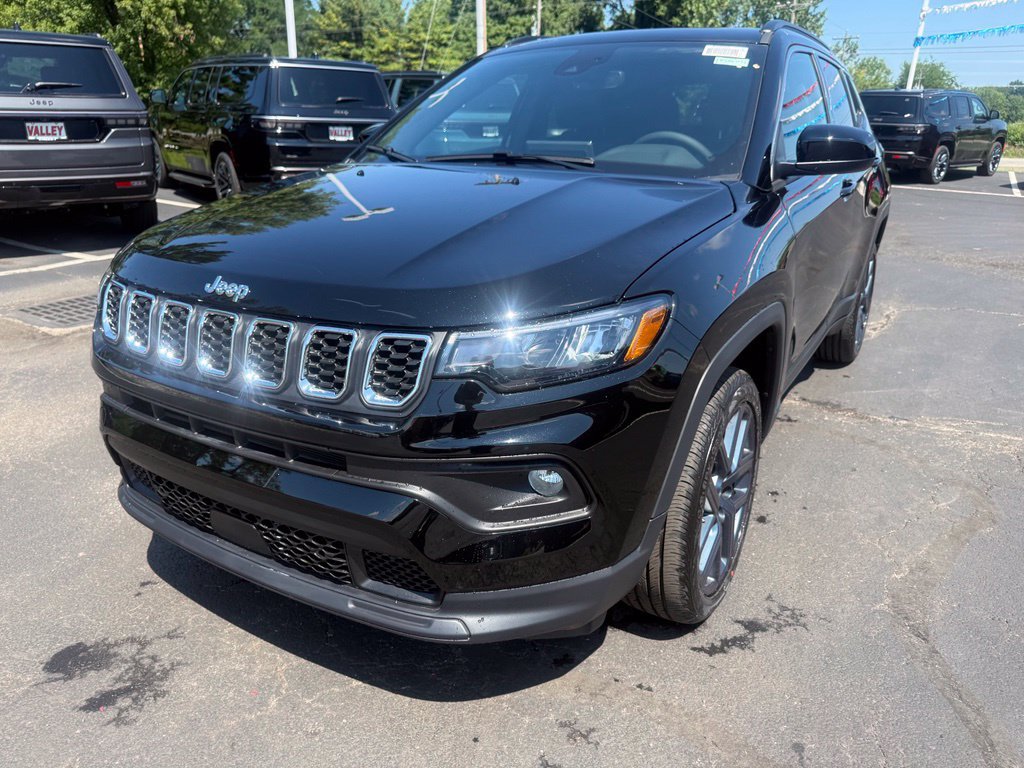 New 2026 Jeep Compass Latitude AWD/4WD image 8