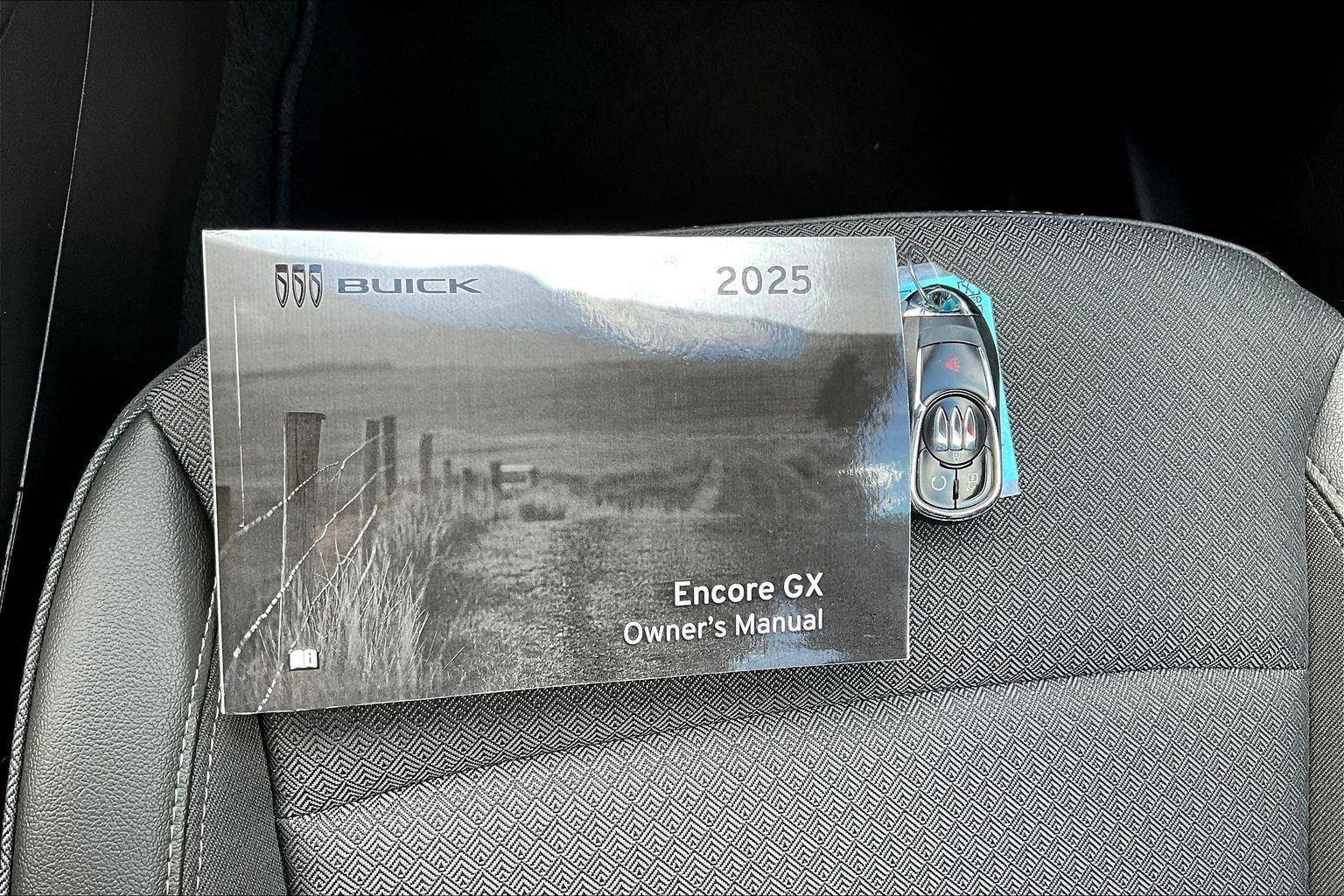 Used 2025 Buick Encore GX Preferred image 11