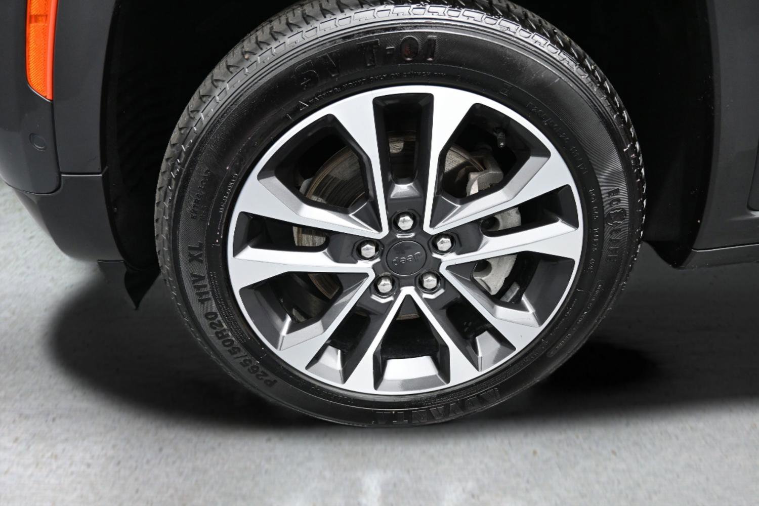 Used 2021 Jeep Grand Cherokee L Overland w/ Luxury Tech Group IV image 32