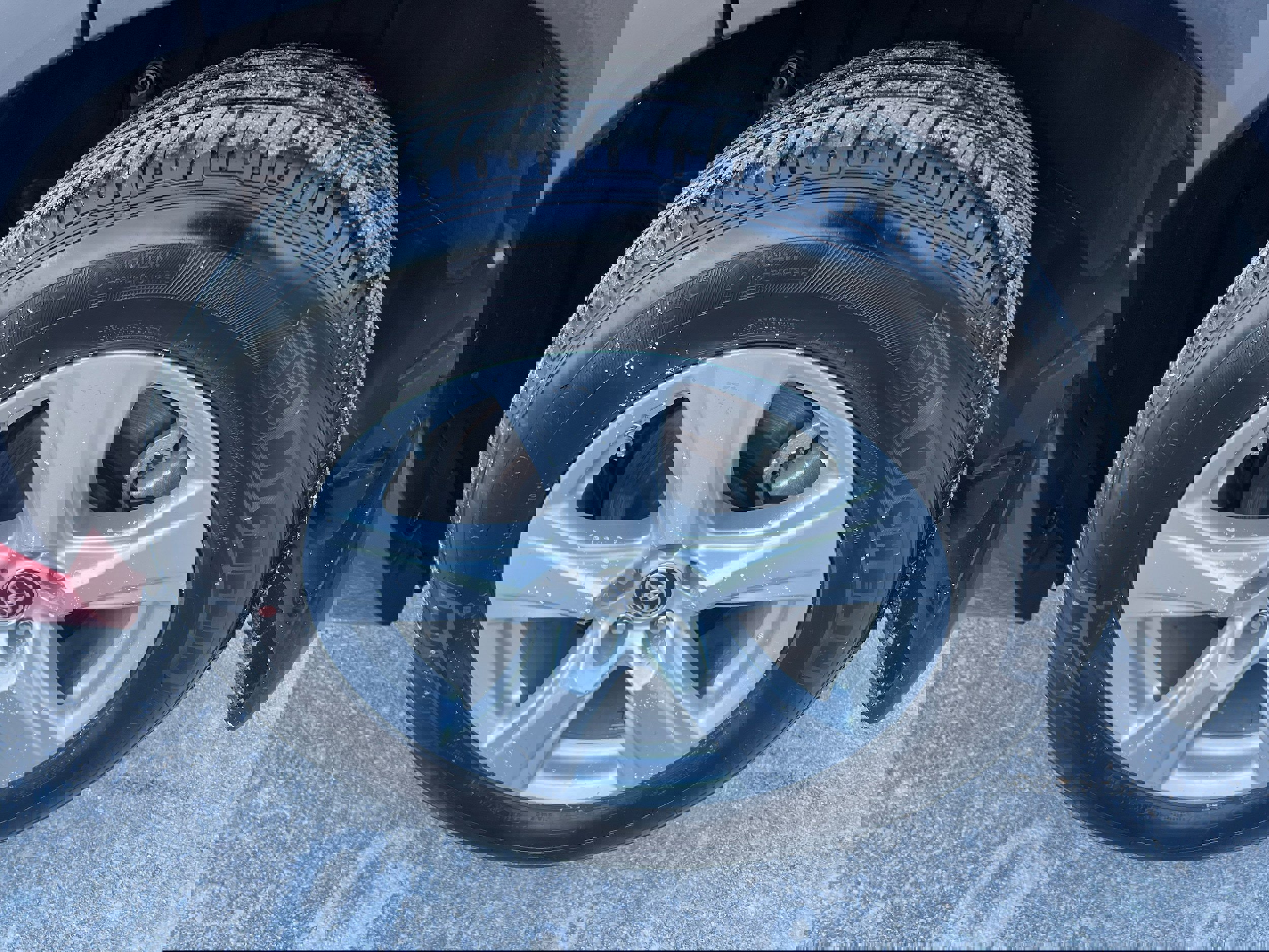 Used 2020 Toyota Highlander LE image 9