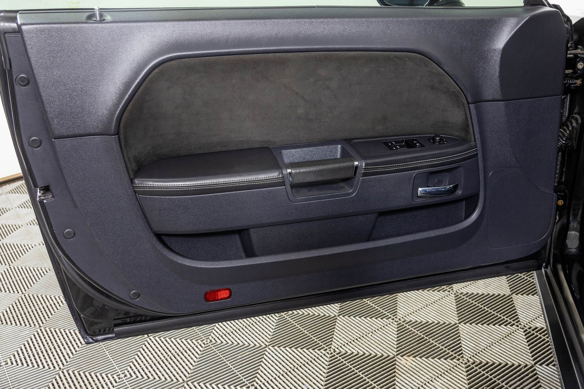 Used 2009 Dodge Challenger SRT8 w/ SRT Option Group II image 37