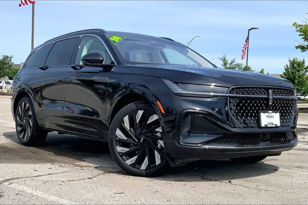 Used 2024 Lincoln Nautilus Black Label w/ Jet Appearance Package (87T) AWD/4WD image 32