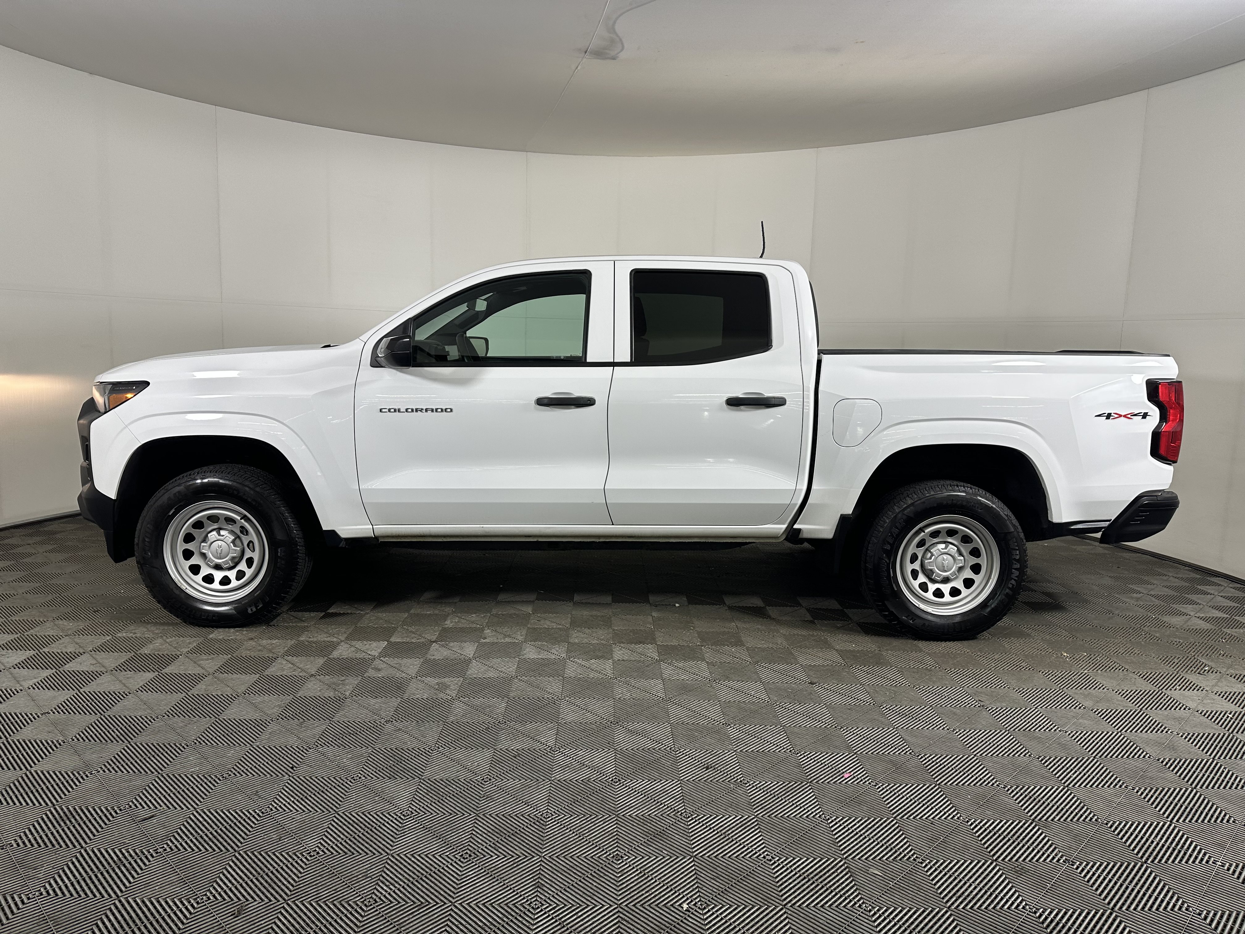 Used 2023 Chevrolet Colorado W/T w/ Safety Package AWD/4WD image 2