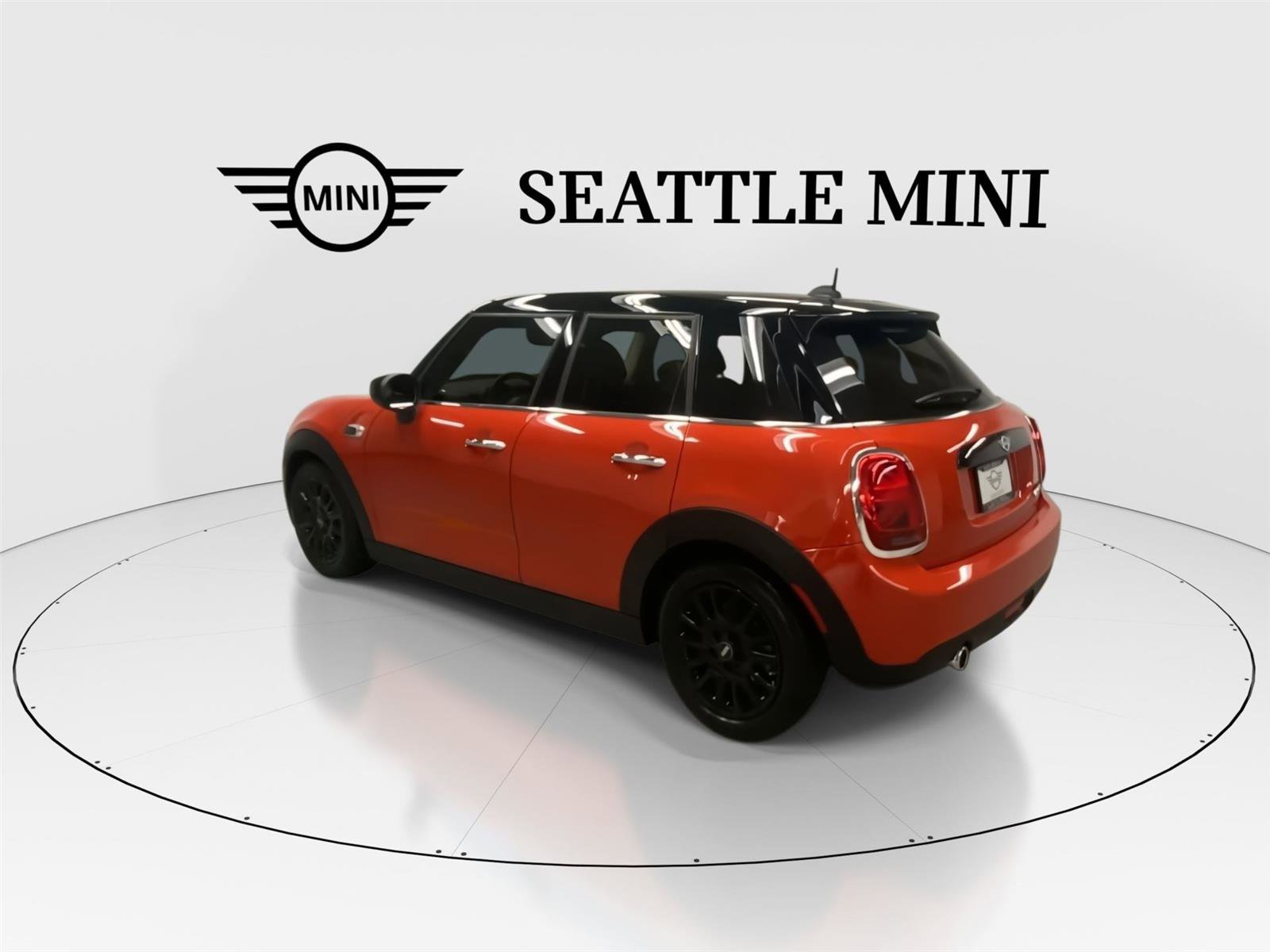 Used 2020 MINI Cooper 4-Door Hardtop FWD image 8