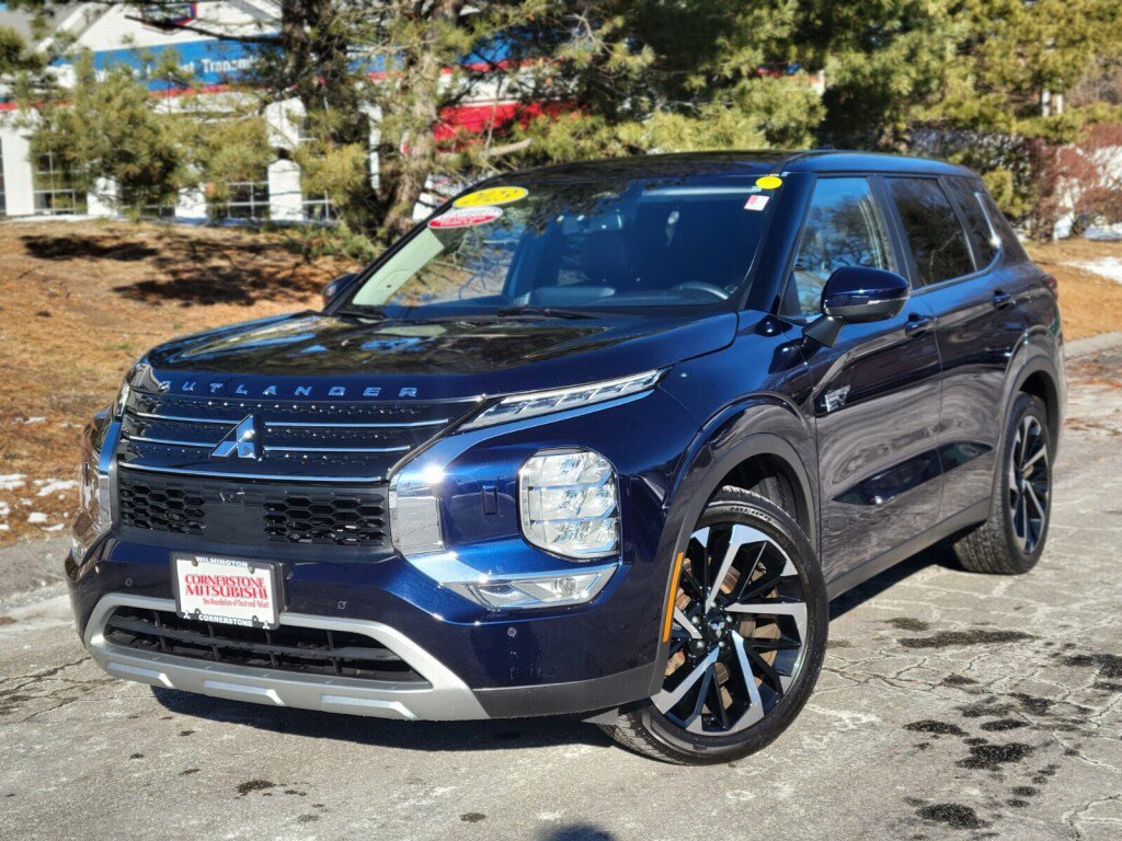 Used 2023 Mitsubishi Outlander SE
