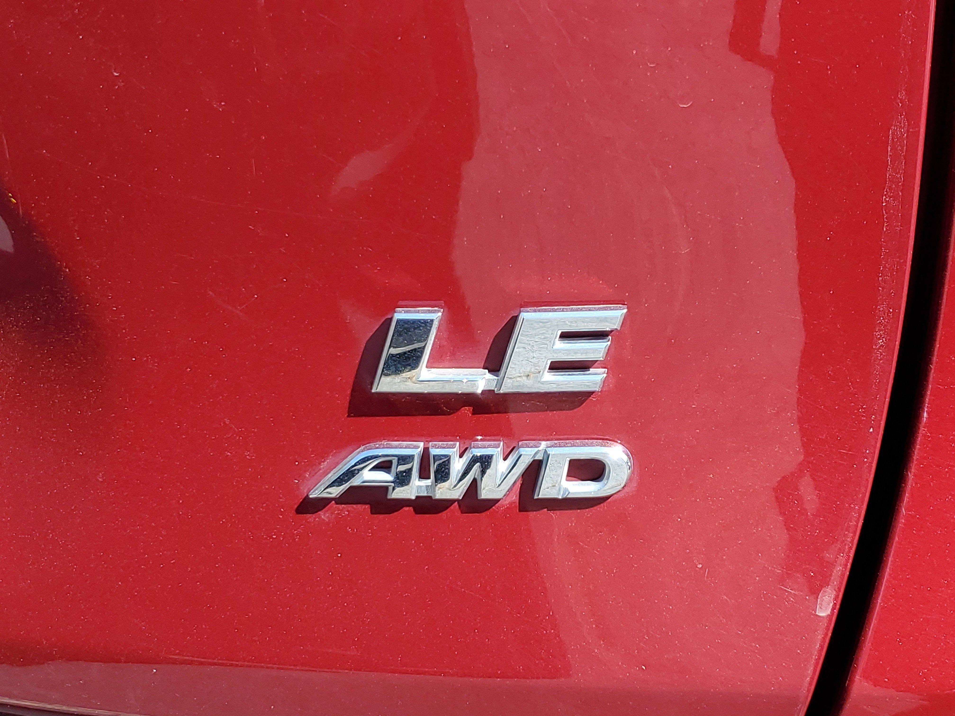 Used 2024 Toyota RAV4 LE AWD/4WD image 7