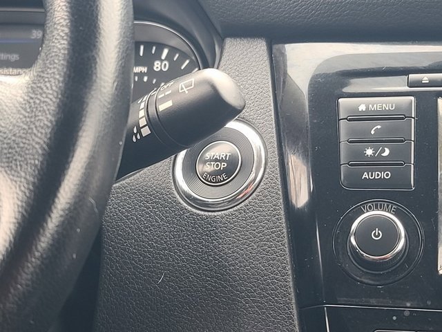 Used 2020 Nissan Rogue SV image 25