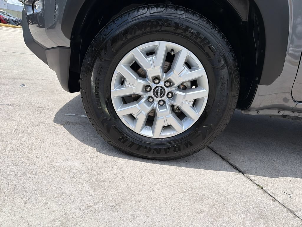 Used 2022 Nissan Frontier SV RWD image 11
