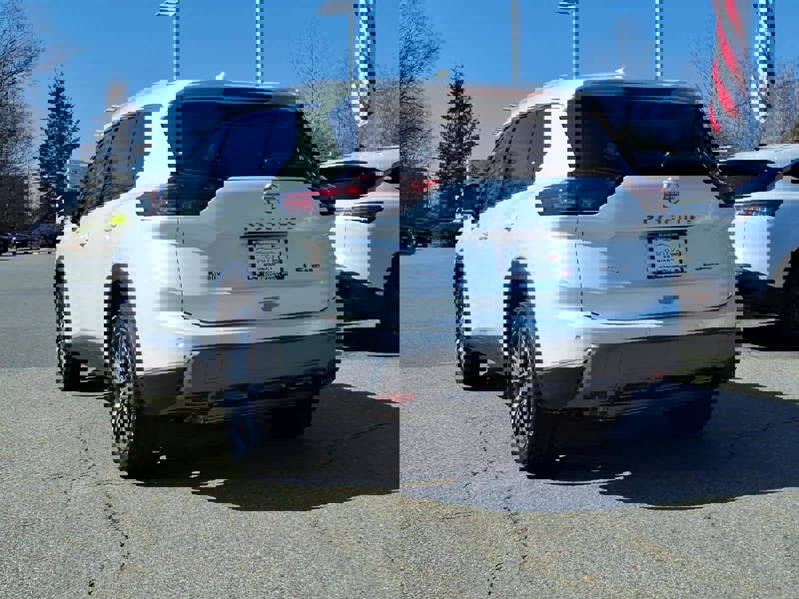 Certified 2026 Nissan Rogue SL AWD/4WD image 6