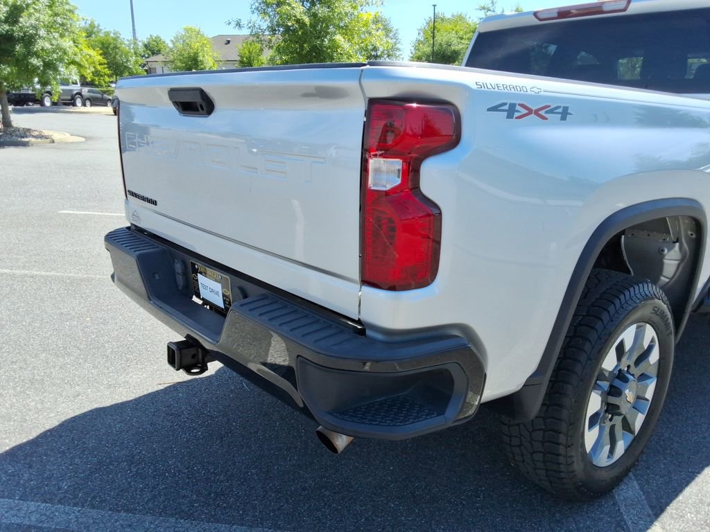 Used 2022 Chevrolet Silverado 2500 Custom w/ Infotainment Package AWD/4WD image 15