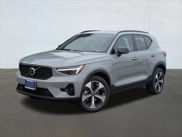 New 2026 Volvo XC40 B5 Plus w/ Protection Package Premier