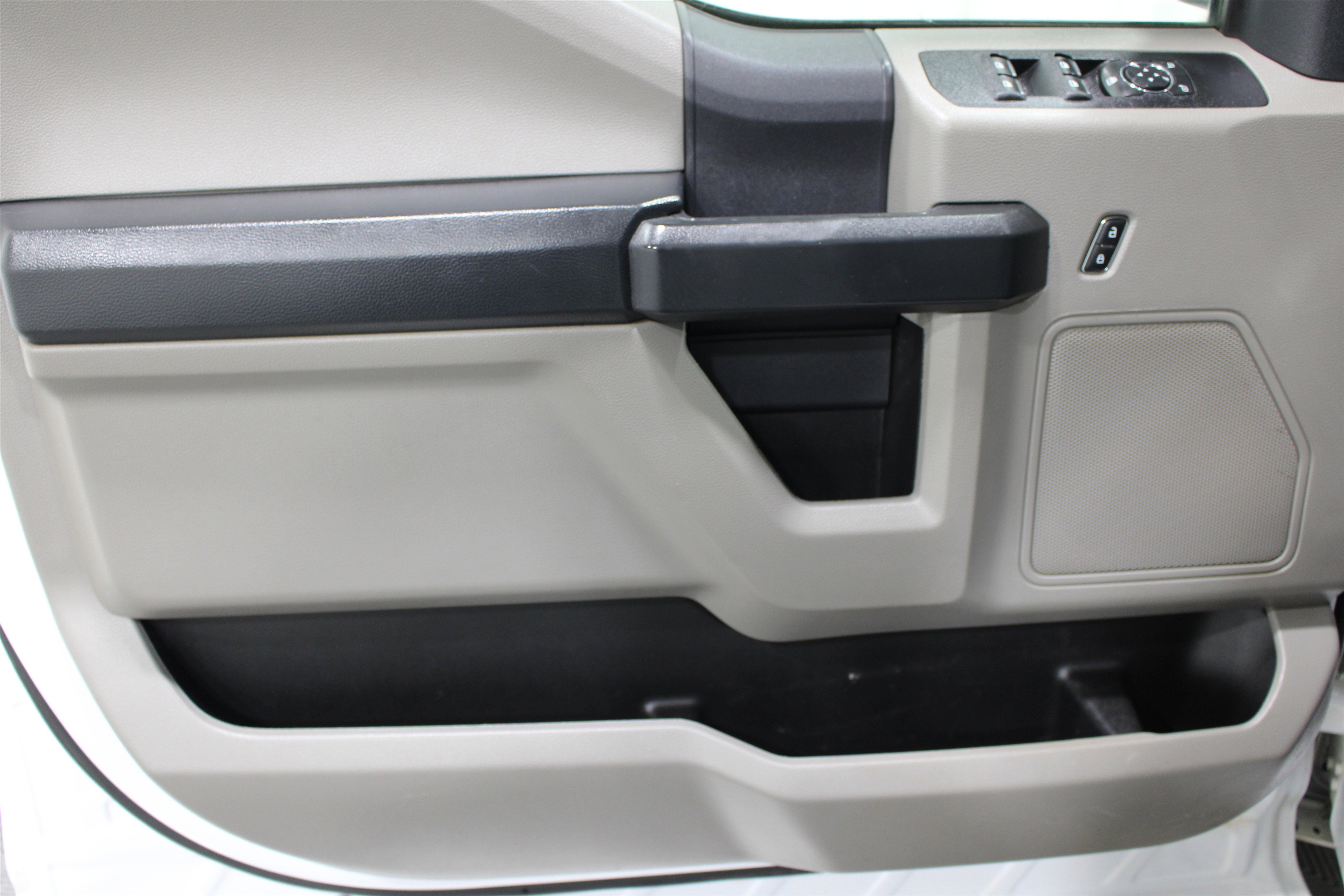 Used 2022 Ford F450 XL w/ STX Appearance Package image 6