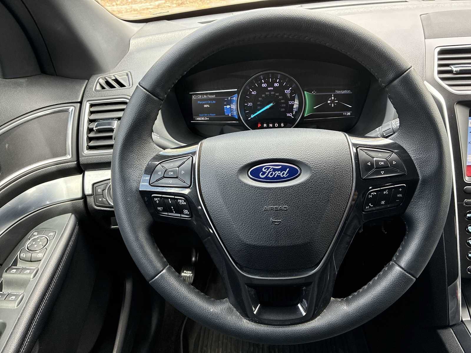 Used 2018 Ford Explorer Limited w/ Ford Safe & Smart Package FWD image 11