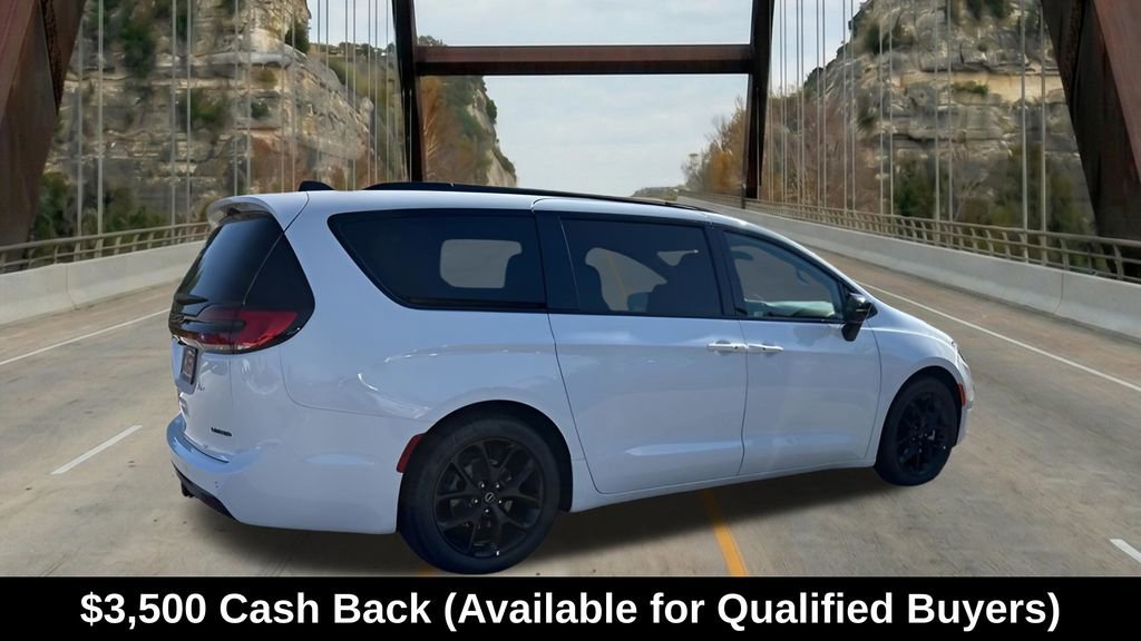 New 2026 Chrysler Pacifica Limited w/ S Appearance Package FWD image 11