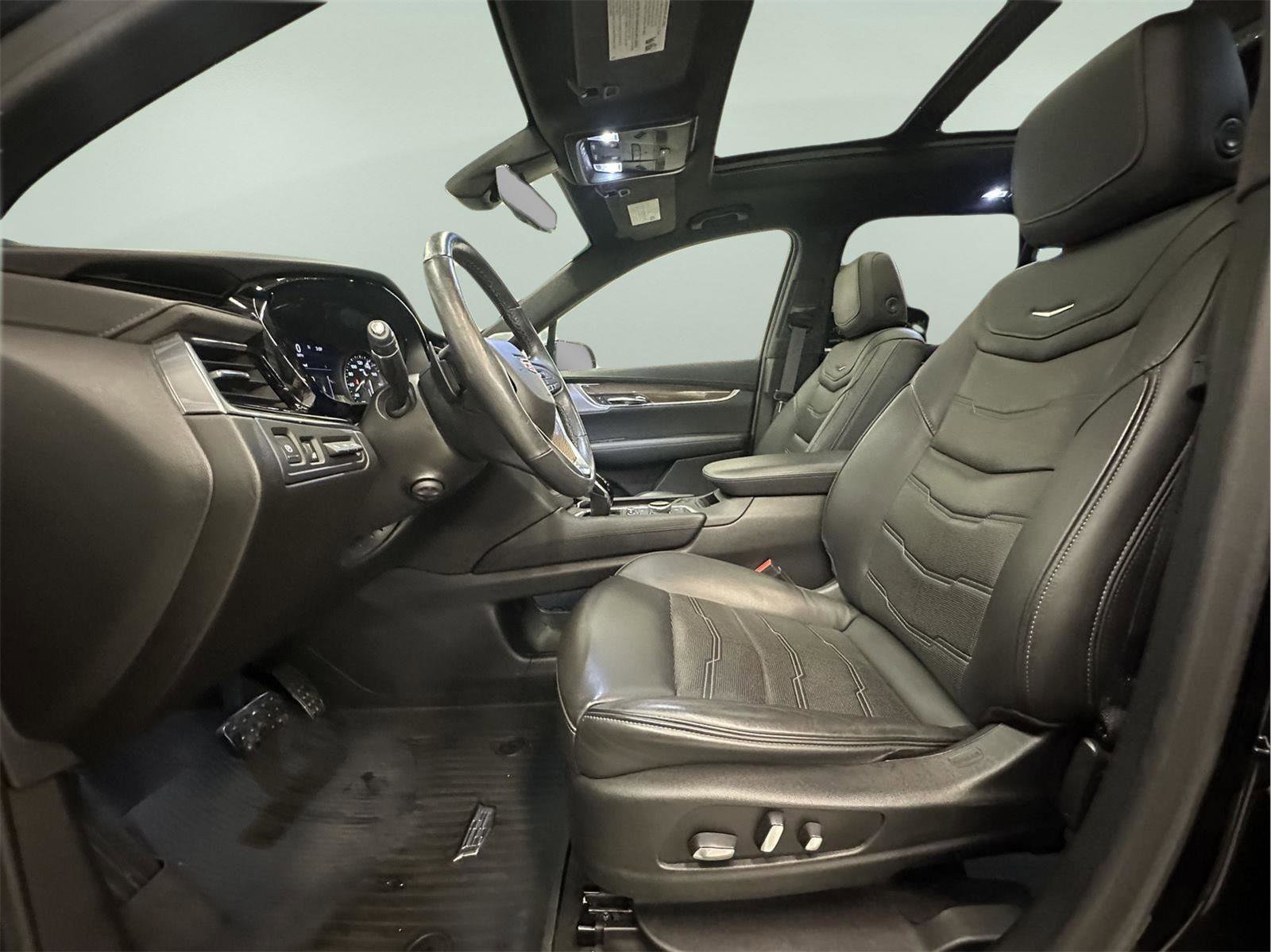 Certified 2020 Cadillac XT6 Premium Luxury w/ Platinum Package image 22