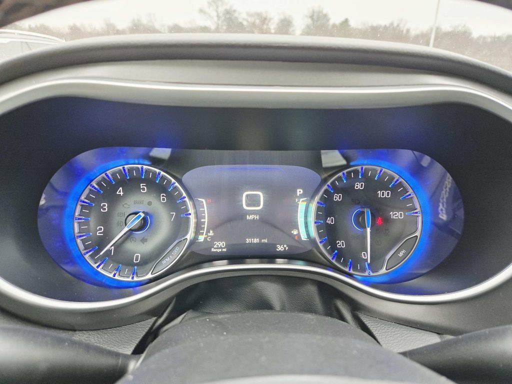 Used 2024 Chrysler Pacifica Touring-L image 24