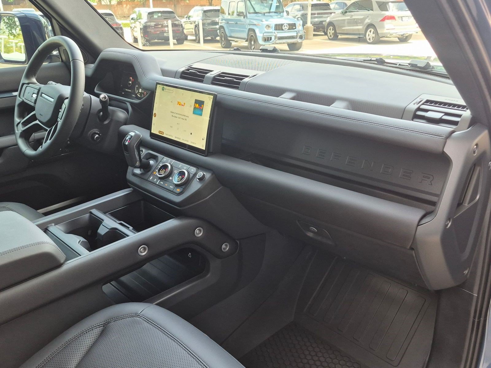 Used 2025 Land Rover Defender 90 X-Dynamic SE AWD/4WD image 23