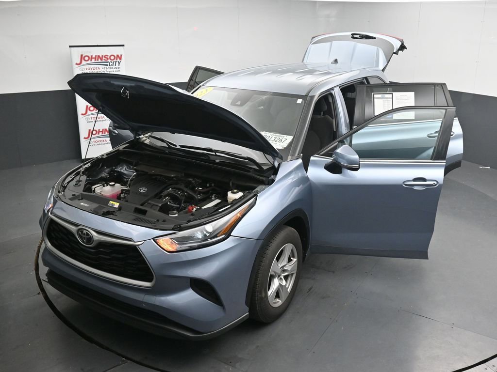 Used 2023 Toyota Highlander LE image 38