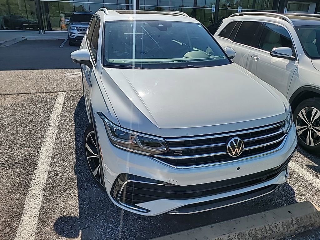 Used 2022 Volkswagen Tiguan SEL R-Line image 1
