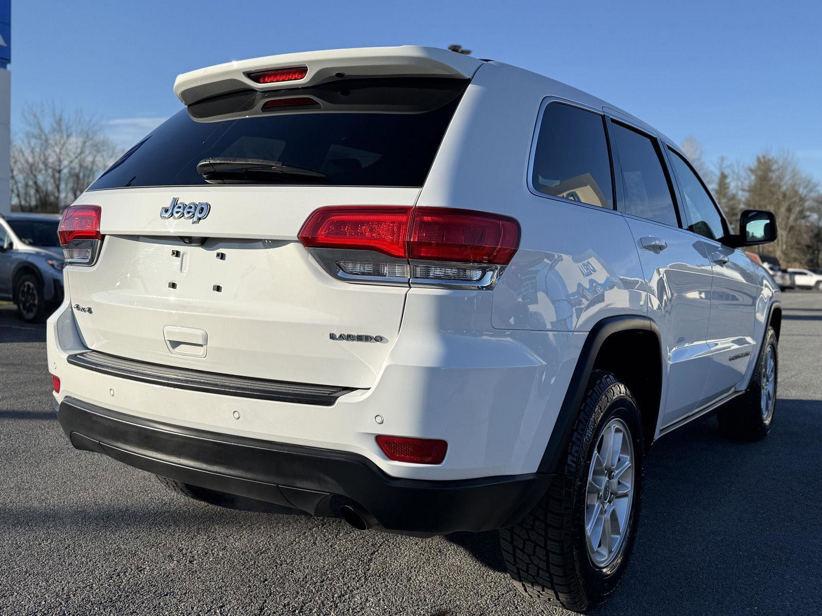 Used 2018 Jeep Grand Cherokee Laredo image 5