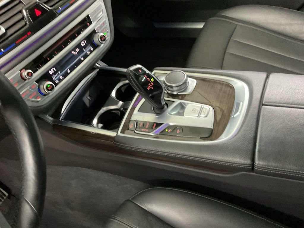 Used 2018 BMW 740i xDrive image 18