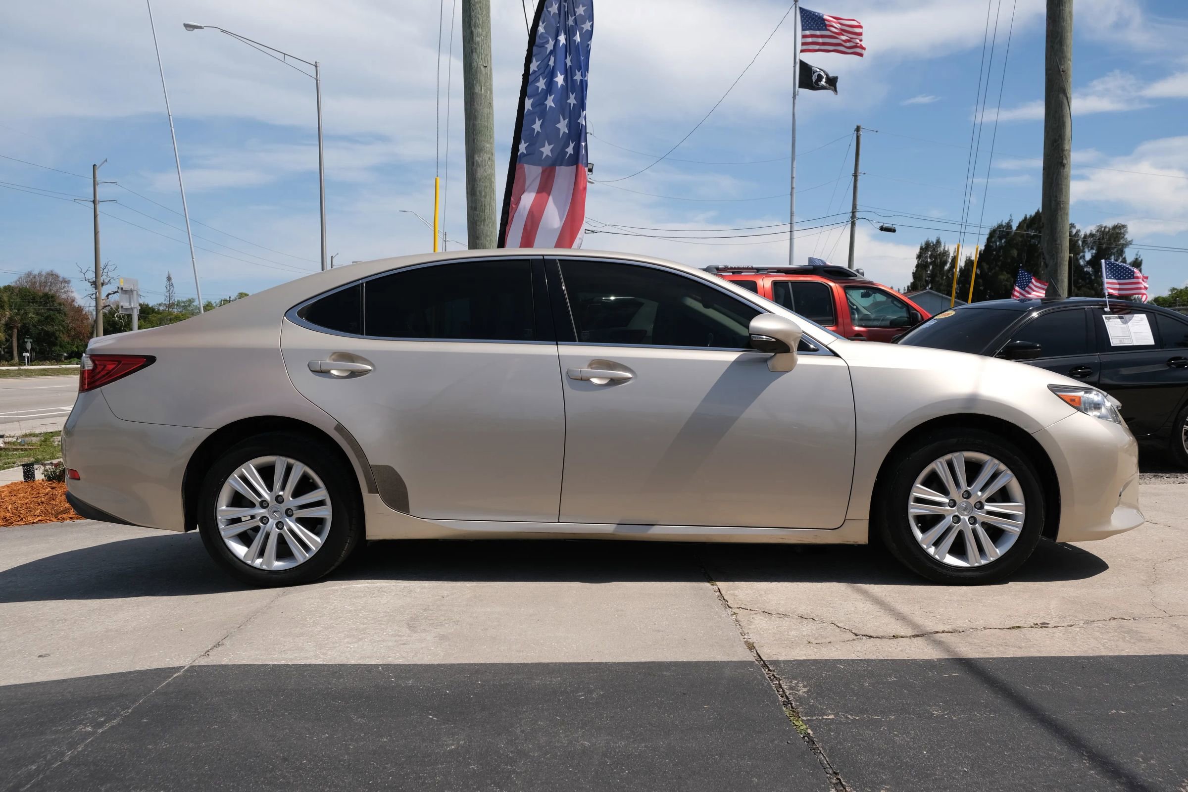 Used 2015 Lexus ES 350 w/ Premium Package FWD image 4