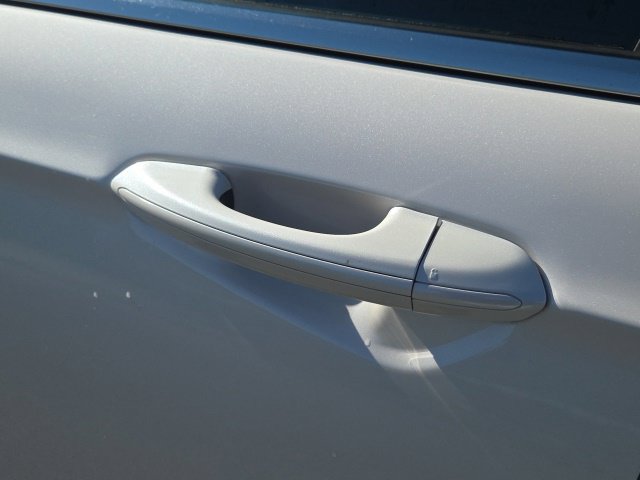 Used 2020 Ford Fusion SE FWD image 15