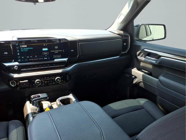 Used 2025 Chevrolet Silverado 1500 LT Trail Boss w/ Convenience Package II AWD/4WD image 8