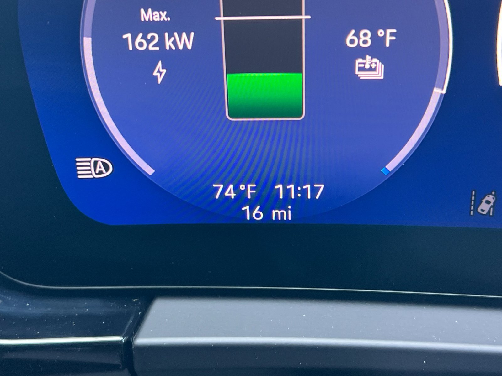 New 2026 Porsche Macan 4 Electric AWD/4WD image 32